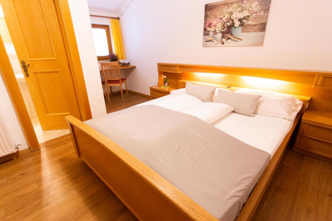 Almhotel Bergerhof Sarentino Exterior photo